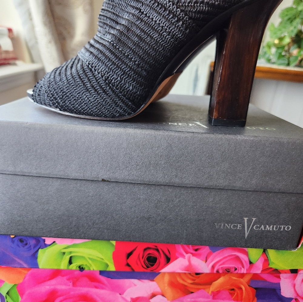 Women's Vince Camuto black mule heels